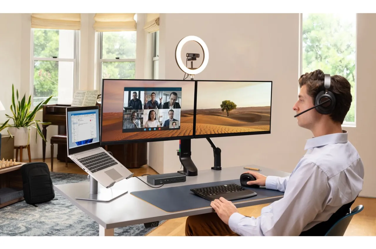 Best Kensington SD4880P EQ USB-C® 10Gbps Quad Video 17-in-1 Driverless Dock 100W PD - DP/HDMI® - Window