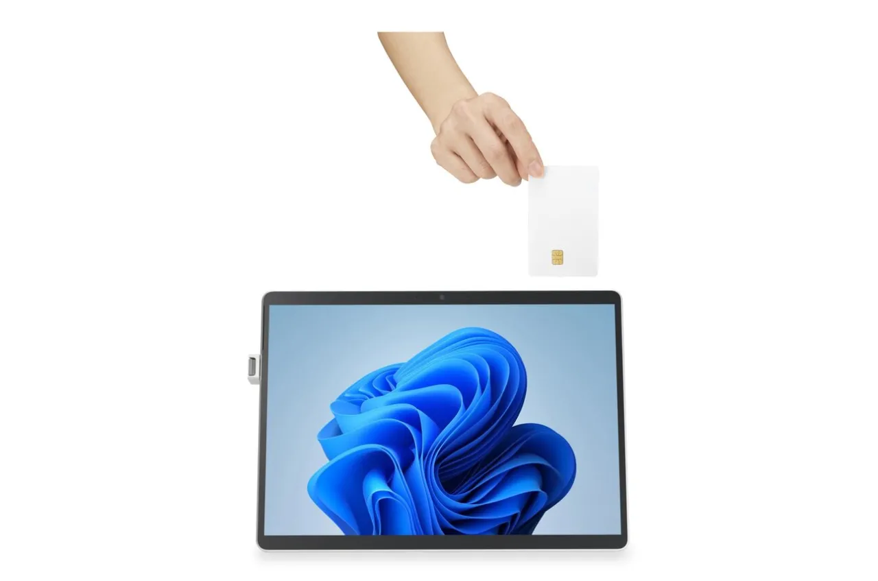 Outlet Kensington Smart Card (CAC) Reader Adapter for Surface™ Pro 9 & 10 & Copilot+ PC Surface Pro (11th Edition) with Intel