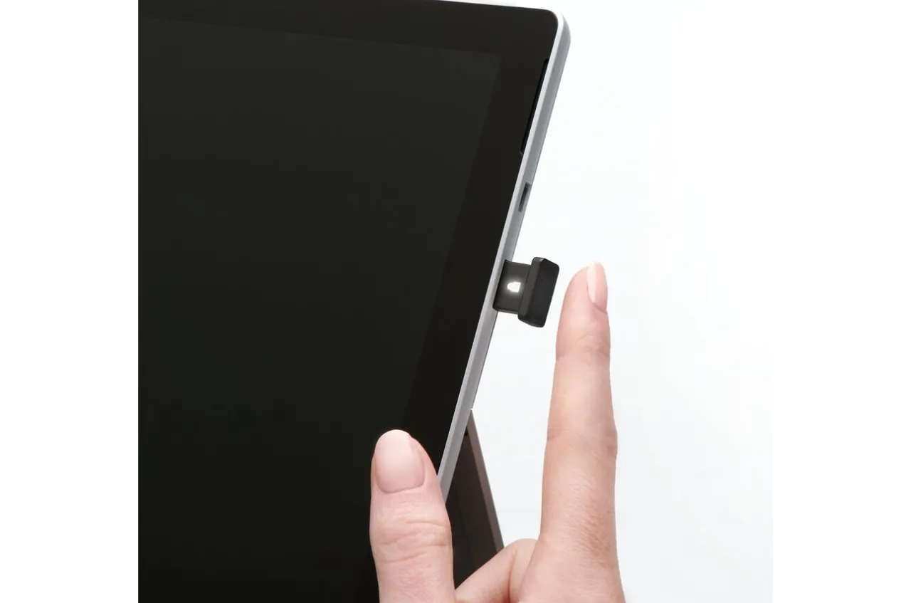 Clearance Kensington VeriMark™ Guard USB-A Fingerprint Security Key - FIDO2, WebAuthn/CTAP2, & FIDO U2F - Cross Platform
