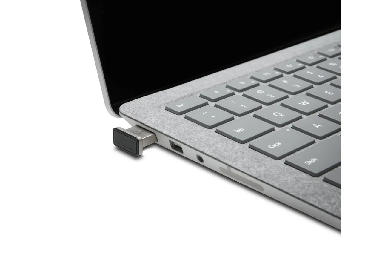 Clearance Kensington VeriMark™ IT Fingerprint Key - Windows Hello™ & Windows Hello for Business™