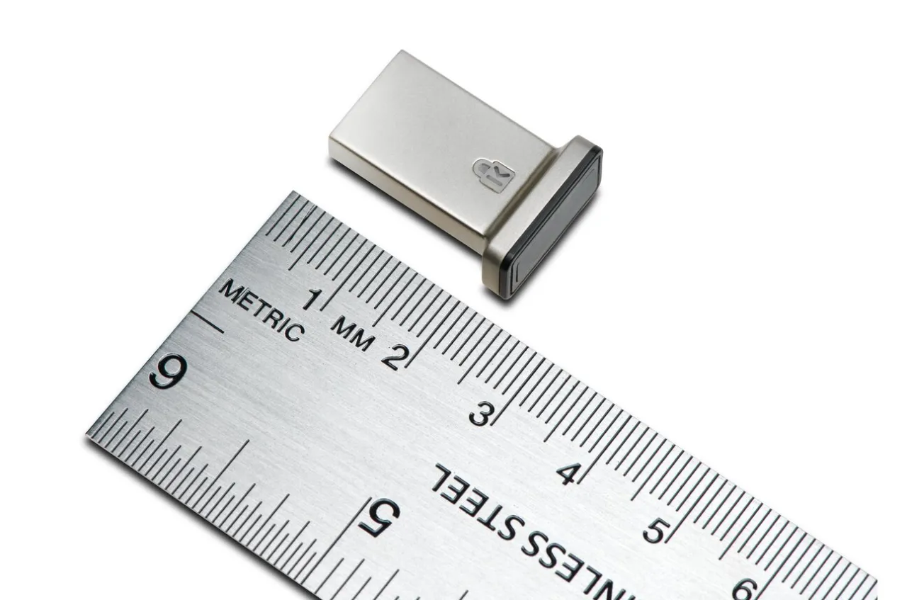 Clearance Kensington VeriMark™ IT Fingerprint Key - Windows Hello™ & Windows Hello for Business™